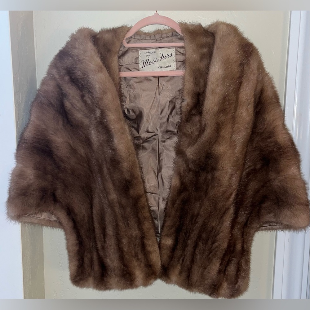 Moss Furs Chicago Elegant Brown Fur Cape with Plush Texture and Wide Collar